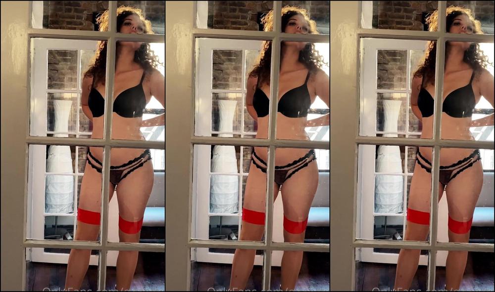 Onaartist I Really Love To Put On Sexy Outfits And Undress For You