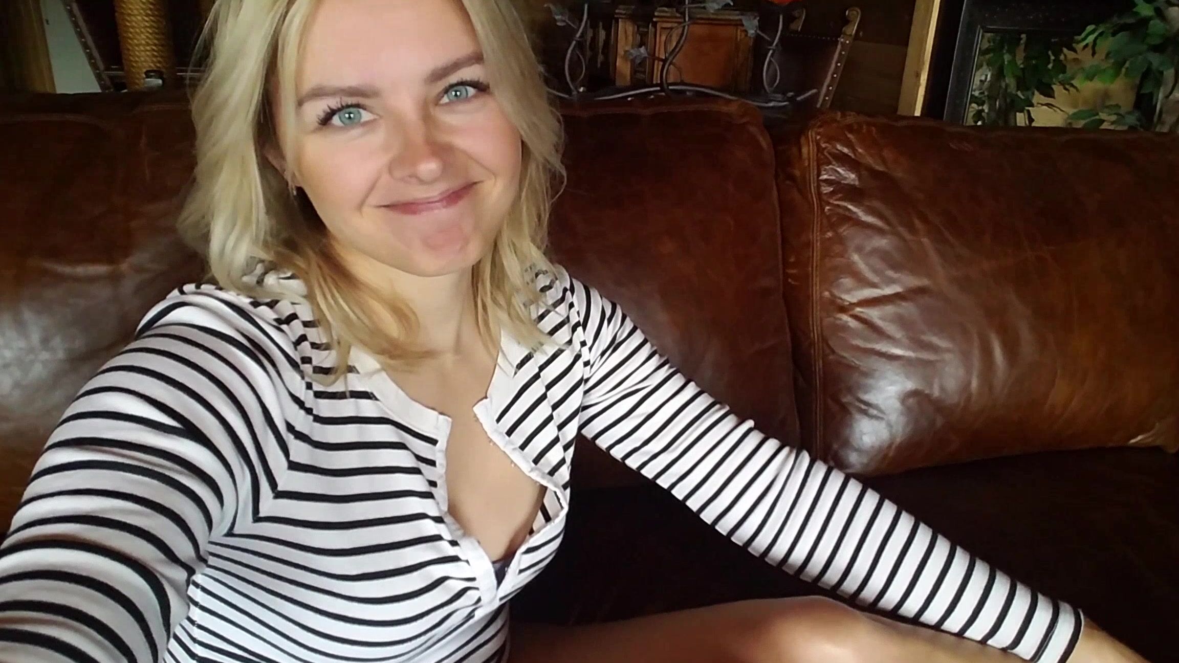 Goddess Rainn - Lonely Weekend for Loser GoddessRainn