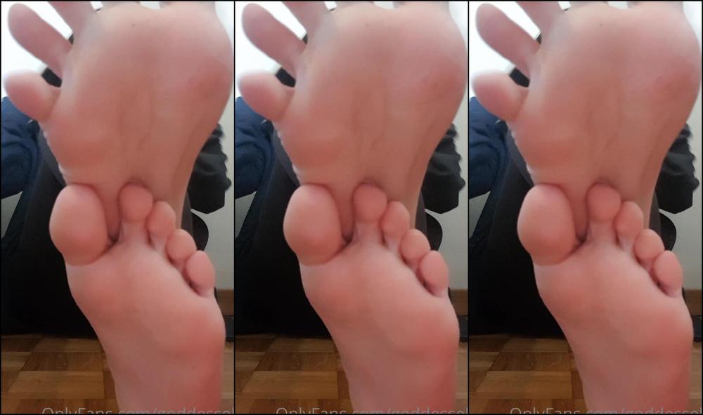 Maybel Godetevi Questo Footjoi