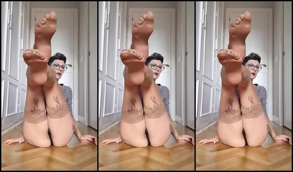 Solesmad Fetish Queen Aka Solesmadvip Onlyfans This Outfit Is So Sexy Do You Get Horny With This Video Tell Me To The Ear I Teasing You I Tak