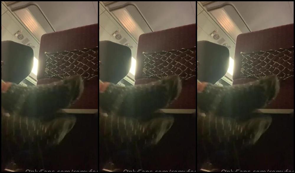 Romy Feet Nicknamed Romyfeet Onlyfans Tu Aimes Me Mater Dans Le Train
