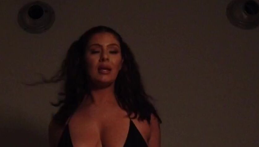 Officialzoerenea 1152012057 10 27 2020 In Miami Shooting Some New Explicit Content Stay Tuned