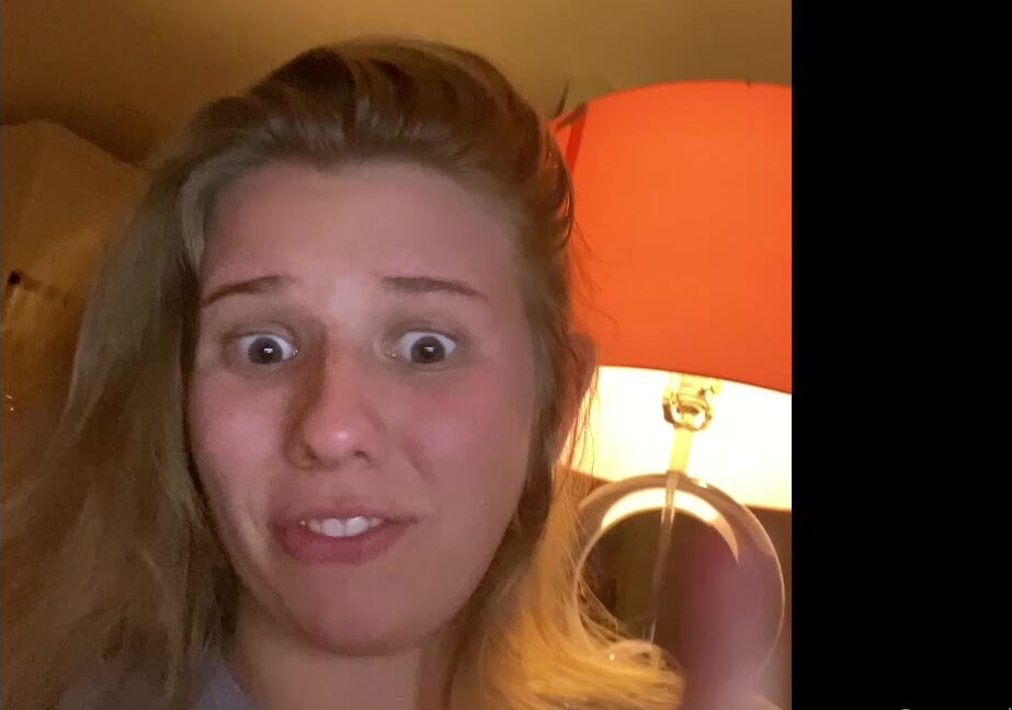 savannahsolo-11-02-2021-2029359987-sfw-life-update-sorry-i-m-not-wearing-any-makeup-but-i-just-got-home-from-work-and-i-nee