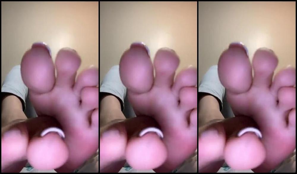 Blatina Goddess Onlyfans 12 26 2023 Busting And Teasing You For A Quick Sec