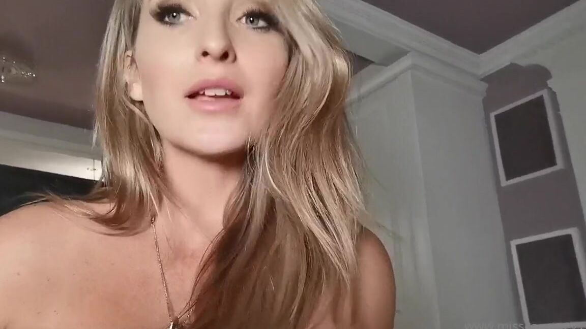 Misscourtneym Onlyfans Update As Im Away This Week But Dont Worry Youll Still Get Your Kink Night Everyone Xx Ps Anyp