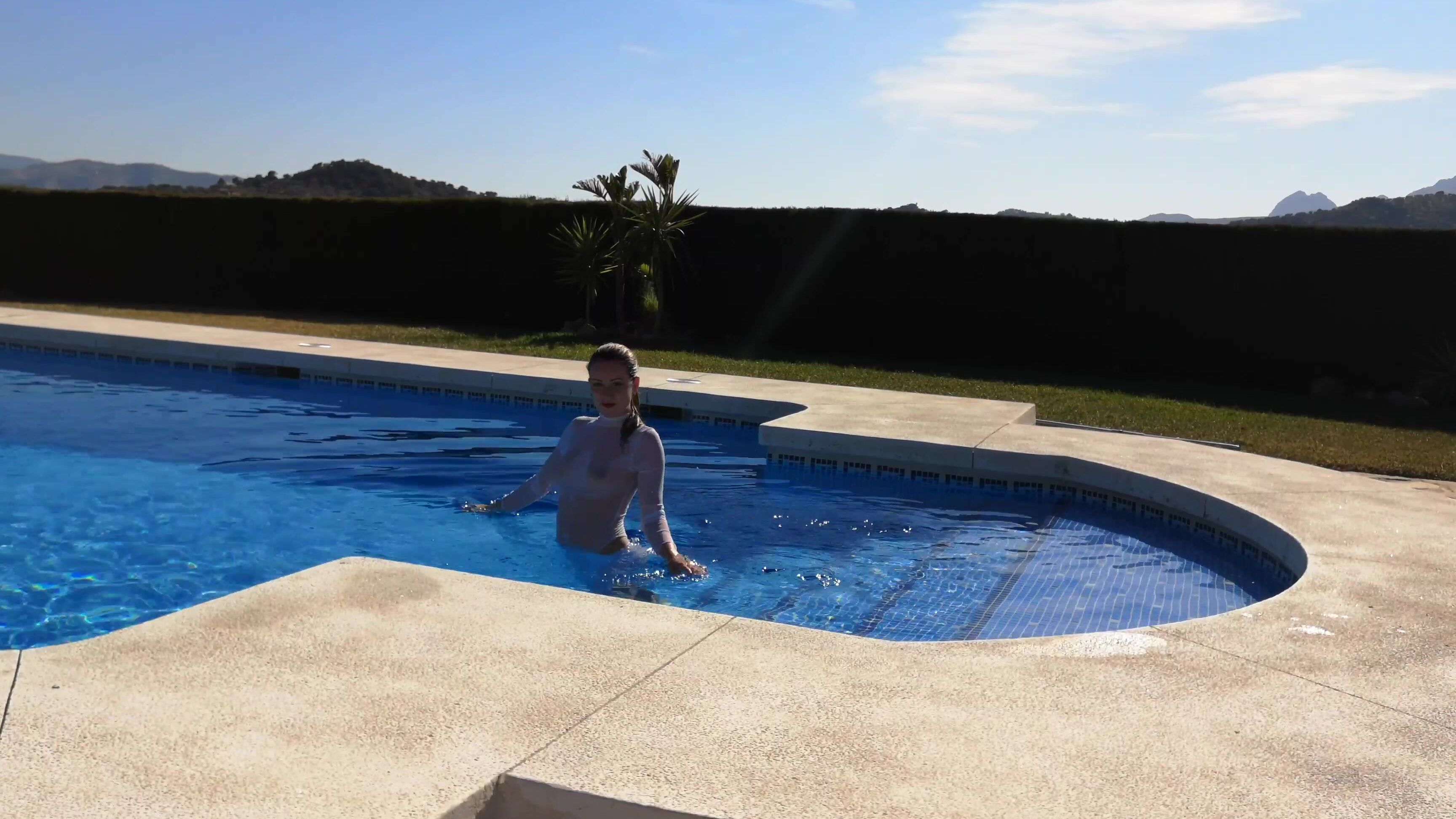 "ScarlotRose" leotard fetish, public nudity, wet & messy, wet look, yoga pants Public Shower and Swim in White Leggings manyvids