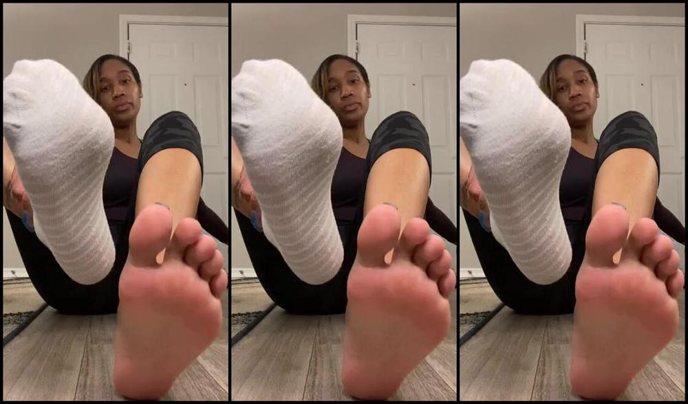 Nicholesole Onlyfans A Little After Workout Stinky Feet Smelling And Toe Sucking Yesp