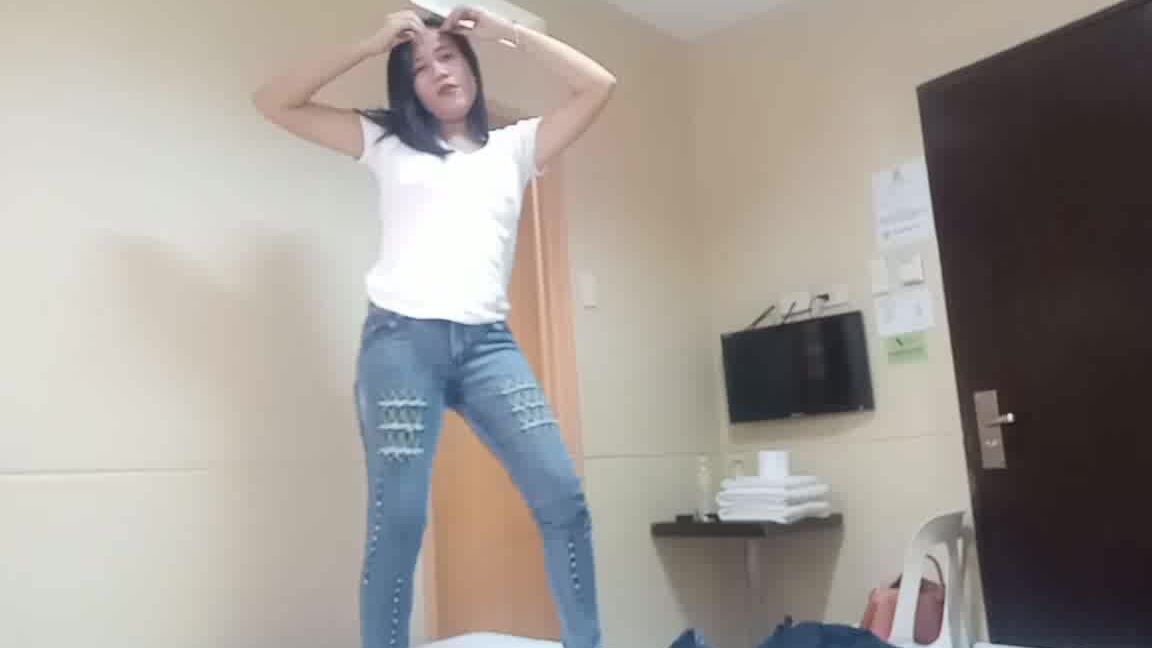 Cummybaby Teasing In Jeans Then Masturbate