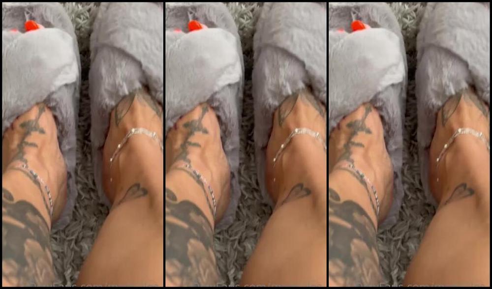 Msmaddy Aka Madsoles 1 Onlyfans Love My New Slippers You Like They Certainly Get My Feet Sweaty