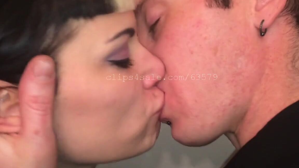 Kissingchannel Nicknamed Kissingchannel 10 10 2017 Onlyfans Video Ea Kissing Video 3