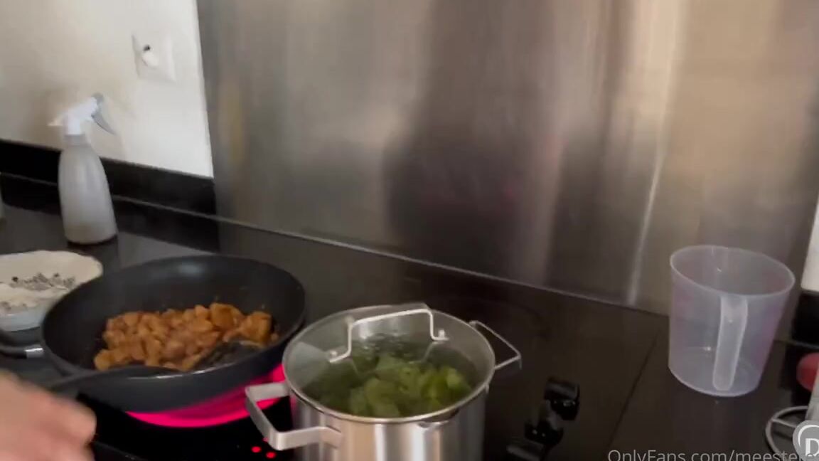 Meesteresnoir Onlyfans Cooking In Lingerie With Slavegirlnoortje Full Movie