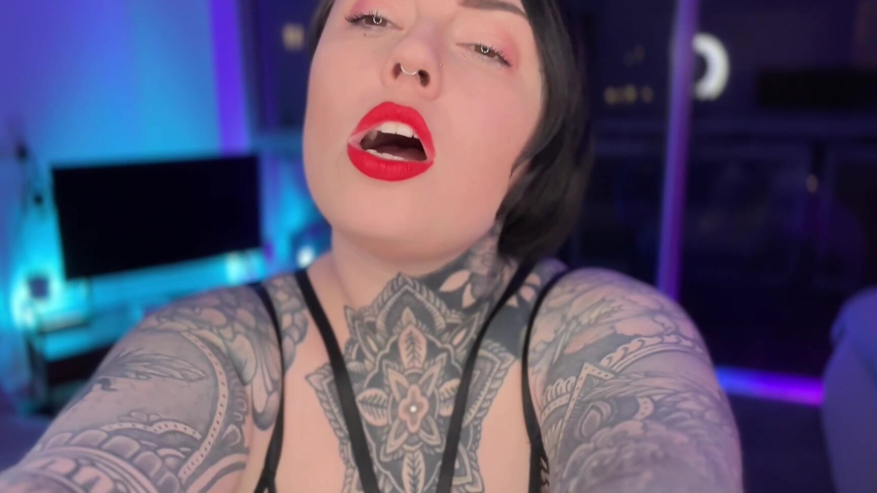 "MissValentina" executrix, extremedomination, femdom, femdompov Executrixxx Bar Hookup Manyvids