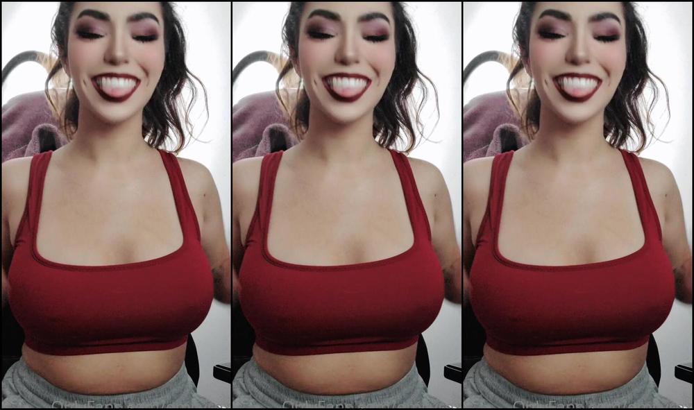 Emilyrexz 284519413 05 05 2020 Some Jiggles And Smiles