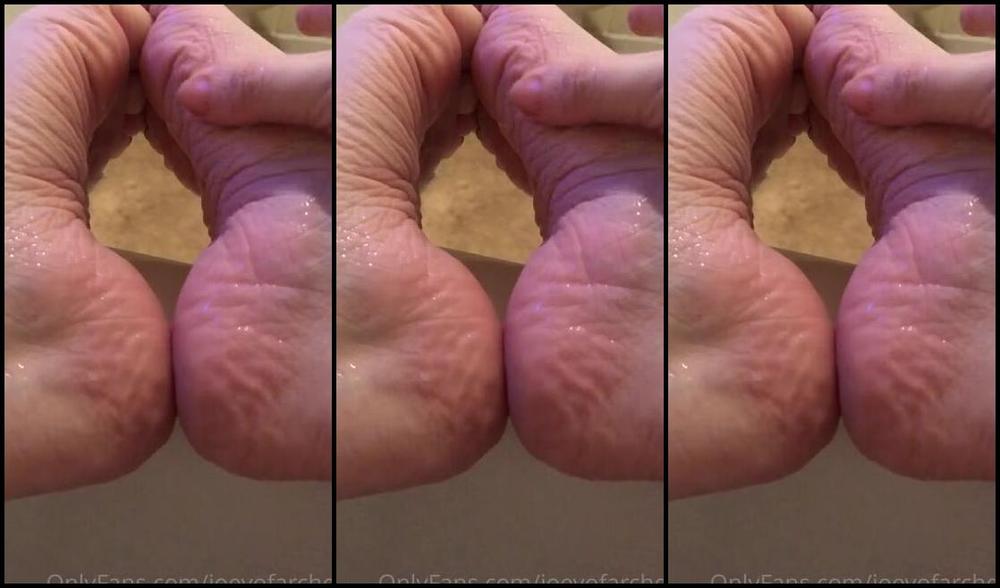 Joeyofarches Nicknamed Joeyofarches Onlyfans Everyone Enjoying Their Christmas Days I Finally Have A Little Time For A Bath And Thought You Might