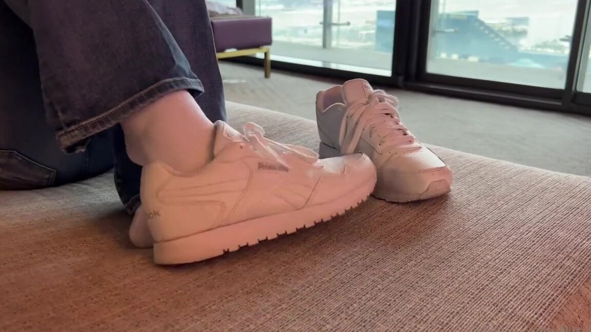 Flirty Paws Nicknamed Flirtypaws Onlyfans Bonus Short Getting My Toes Sucked By Luckycameraguy Skip Over If Youre Not Into Watching A Guy