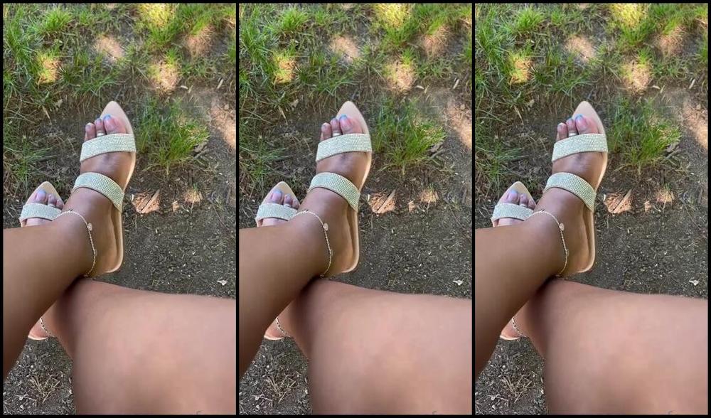 Sassy Toes Aka Sassytoesforyou Onlyfans Would You Recognize My Feet Out In Public 2