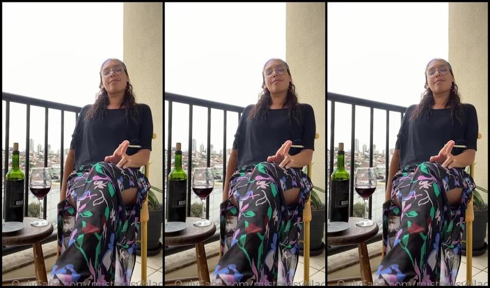 Mistress V Black Nicknamed Mistressvblack Onlyfans Amo Beber Vinho E Amo Ganhar Vinho Dos Meus Capachos Esse Ganhei De Um Corno Espanhol Aprouve Para