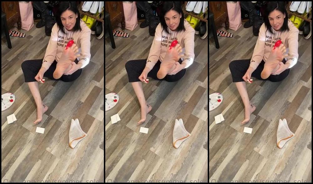 Summer Solesis Nicknamed Summer Solesis Onlyfans Toe Hearts 1