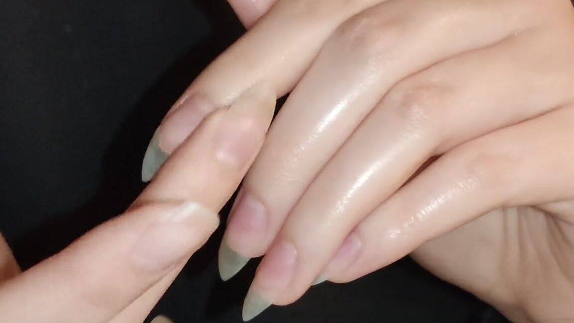 Lalalaura Nicknamed Lauras Kingdom 01 11 2021 Onlyfans Video Claw Queens Cuticle Care