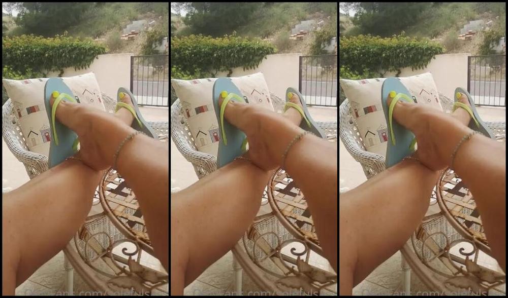 Solefulsassy Onlyfans Just A Little Dangle And Tease Got A Look By A Guy Driving Past In His Truck He He He Actually