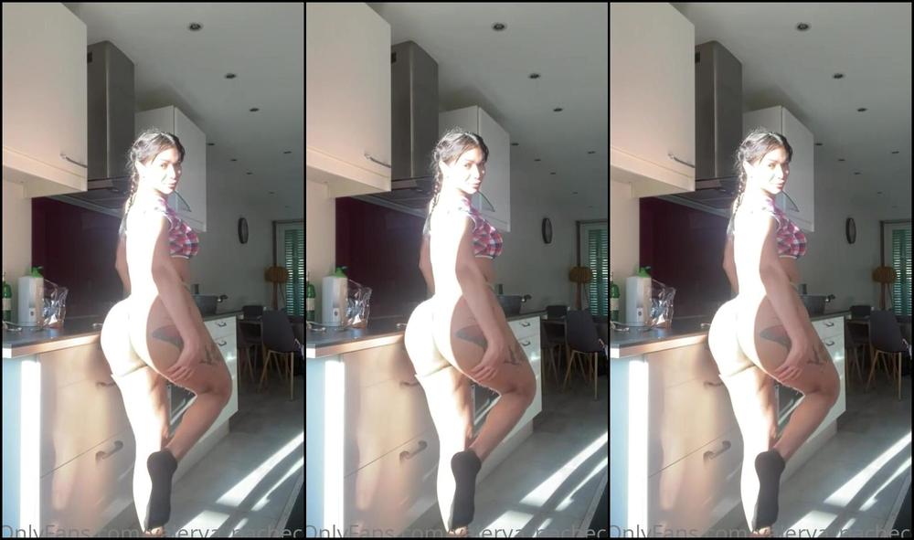 Valerya Pacheco 2734200537 01 05 2023 A Hot Warm Up Before Daily Training Help Me