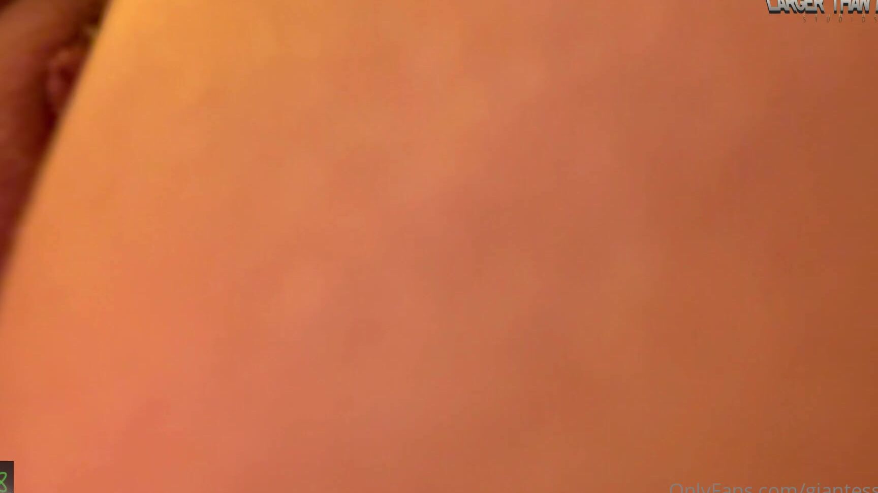 Giantessclips Giantess Birthday Sex Starring Red Rum Red Rum Xxx For More Red Rum Visit Https Onl