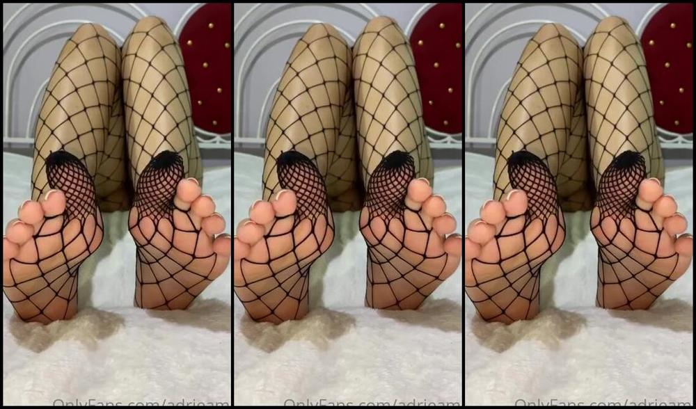 Adripiecitos Aka Adrieamb Onlyfans Deditos Despus De Un Da Largo