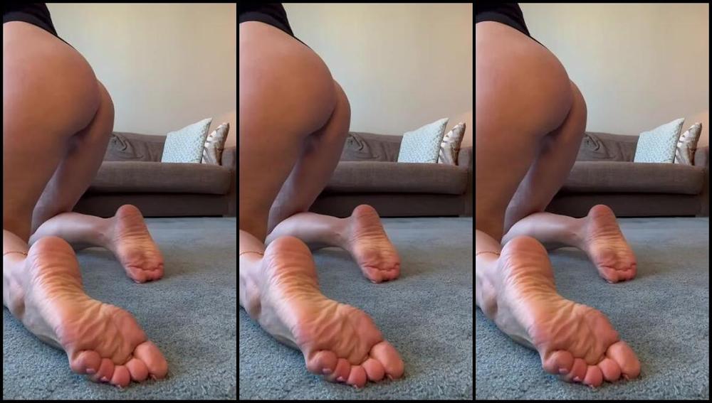 Simply Milena Nicknamed Simplymilena Onlyfans Hope You Had A Great Start Of Your Week A Lot Of Butt Views Here For