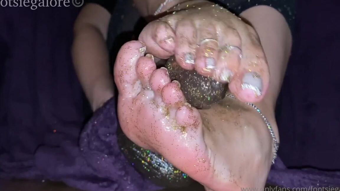 Footsiegalore Onlyfans Day 3 You Know What We Do On A Friday But It Wouldn T Be The Countdown To Xmas Without Some Spark Xgl