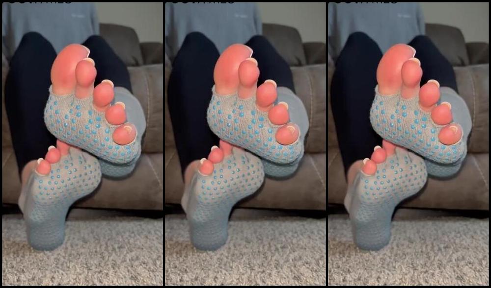 Ivy S Feet Nicknamed Footivy Foot Fetish 05 26 2023 Onlyfans Video Yoga Socks Without The Yoga I Love The Way These Look On My Feet