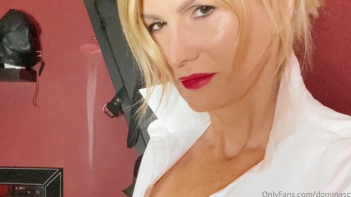 Dominascarlet Sometimes No Words Are Needed Just A Look Can Be Enough I Wear Clothes That Empower Me And I Know