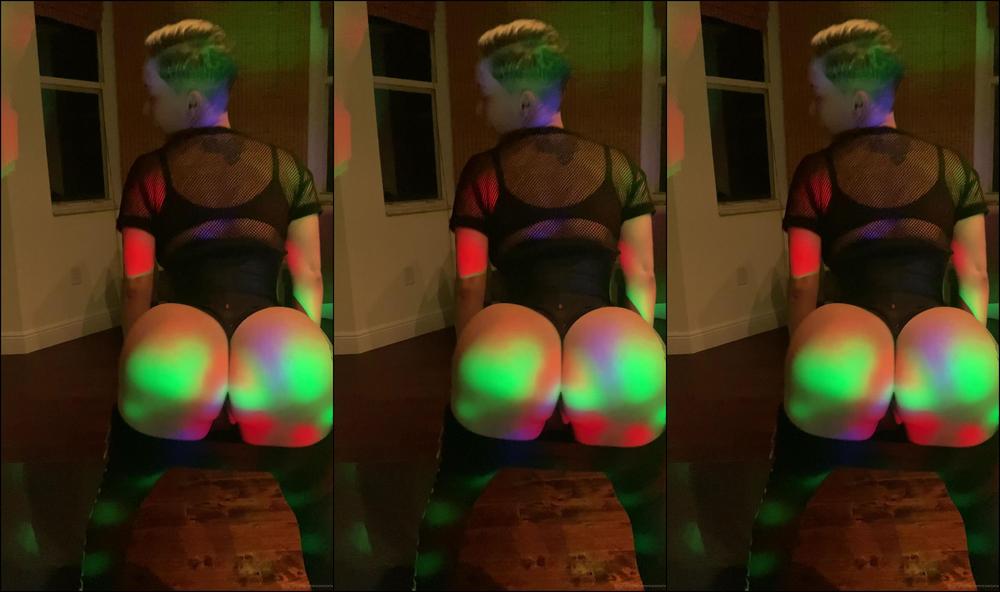 Veronicaperasso 156041400 02 20 2020 Tip Me If You Want A Video Dancing With No Panties