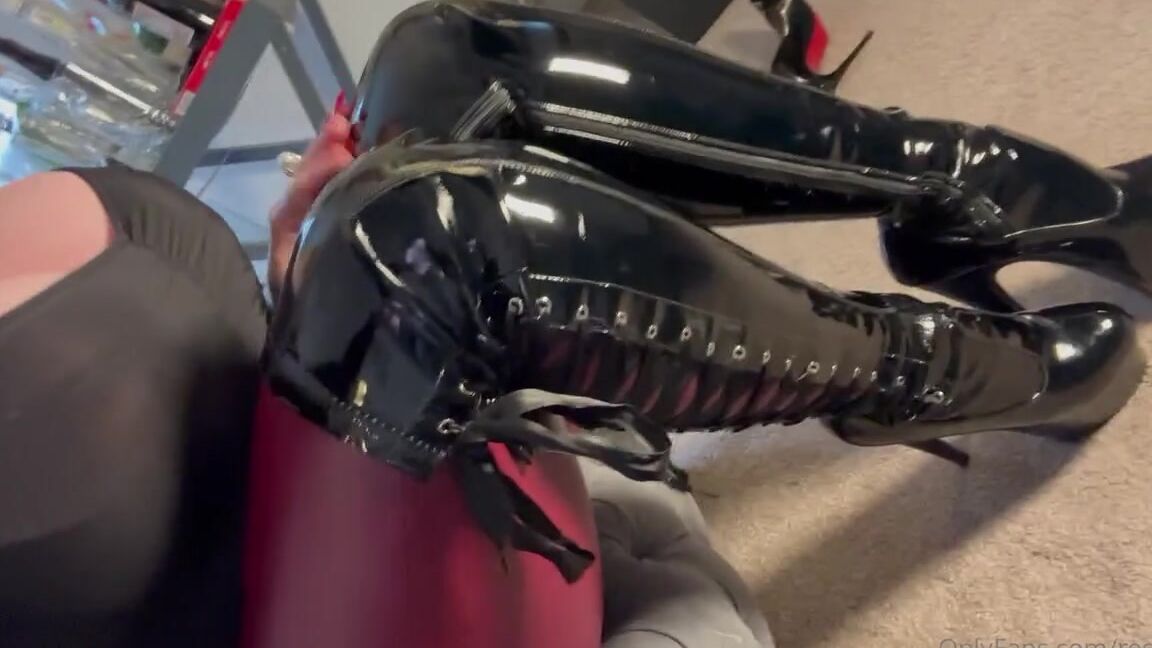 Miss Harriet Nicknamed Redtoes Onlyfans Loubs Or Boots 21