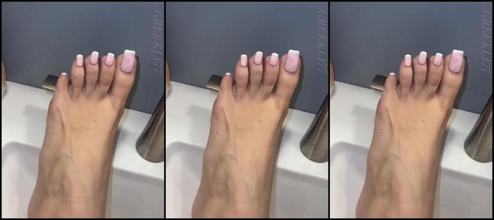 Greek Goddess Li Aka Greekli77 03 16 2024 Onlyfans Video Right Before Shaving My Legs For My Next Tattoo Session