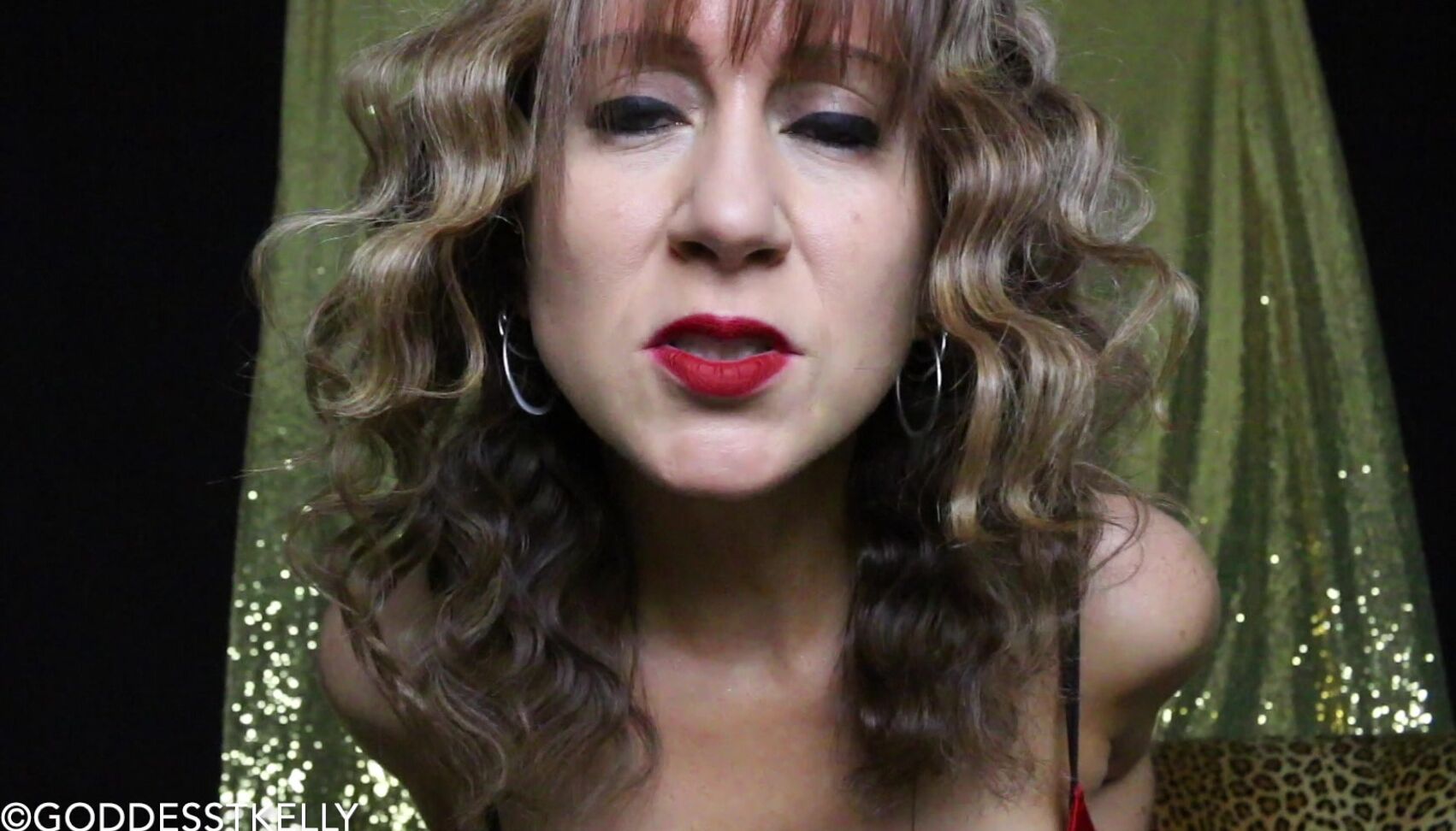 GoddessTKelly Alone On Christmas... Again ManyVids