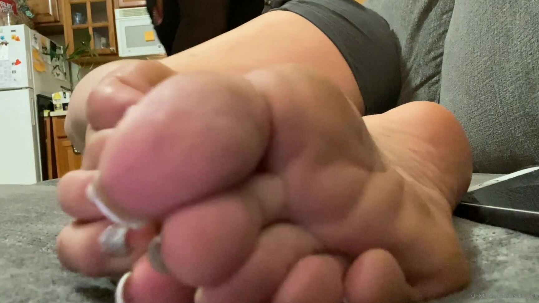 Servinggaia Soles N Toes Self Worship