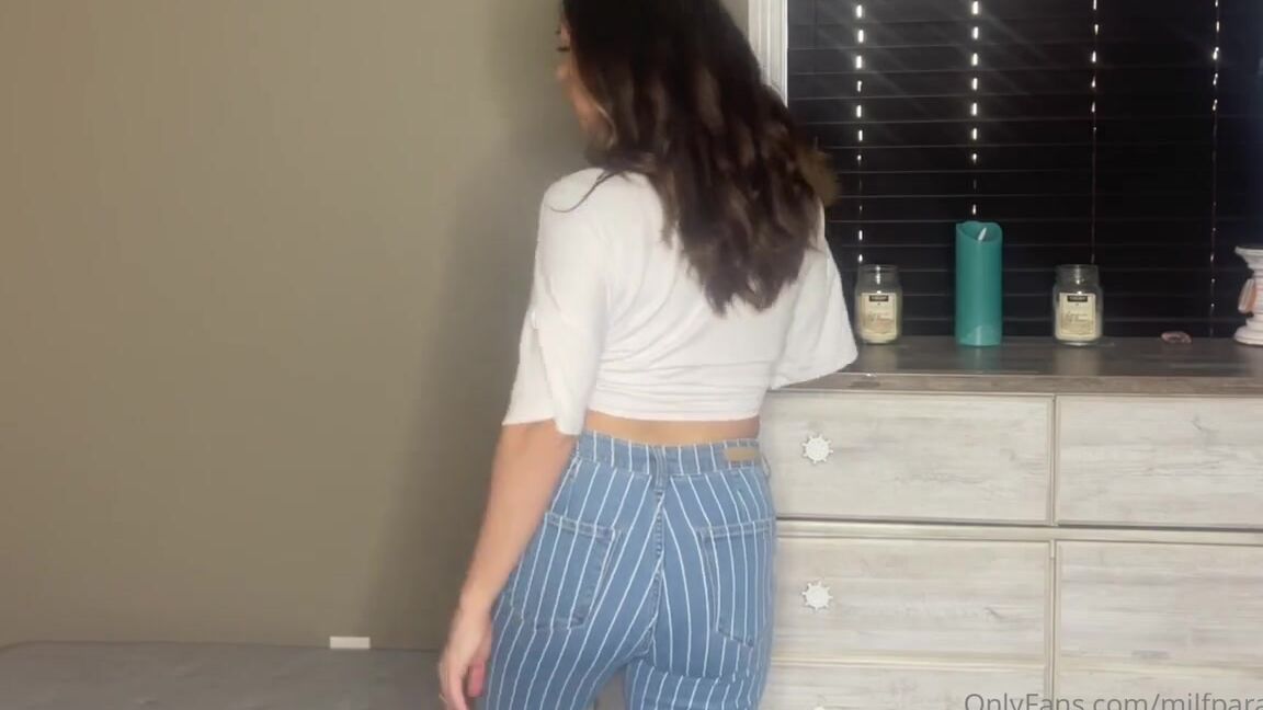 Sunny Zass Nicknamed Milfparadise Onlyfans 12 29 2022 Jeans Try On Ob