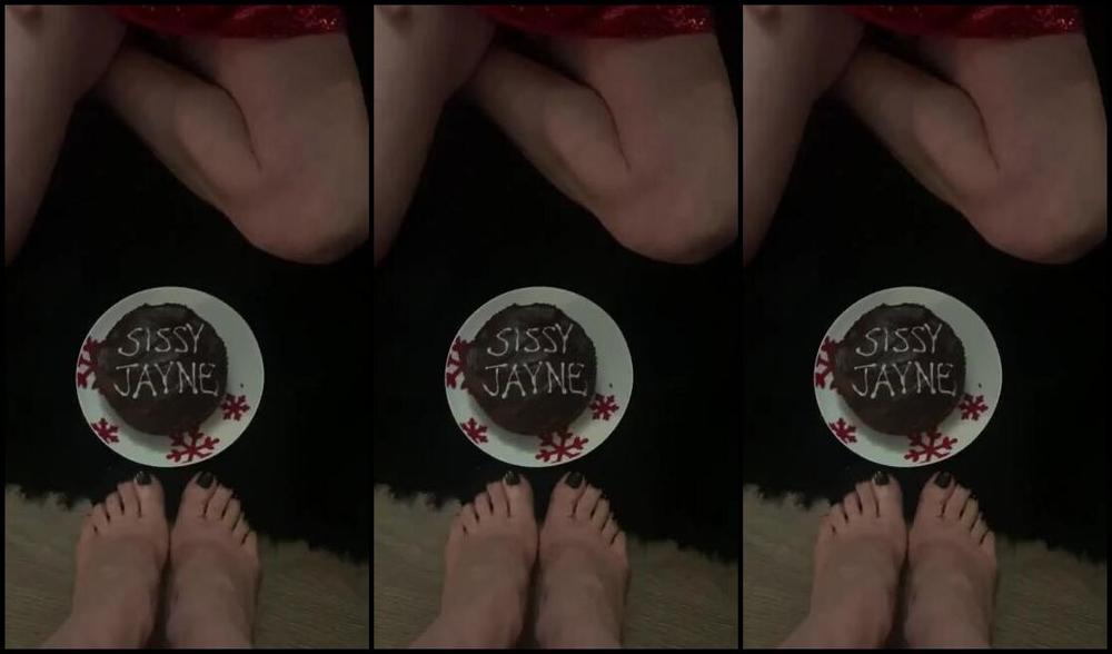 Ladydarkangeluk Onlyfans Full Clip Of My Sissy Jayne Eating Her Birthday Cake Off My Toes