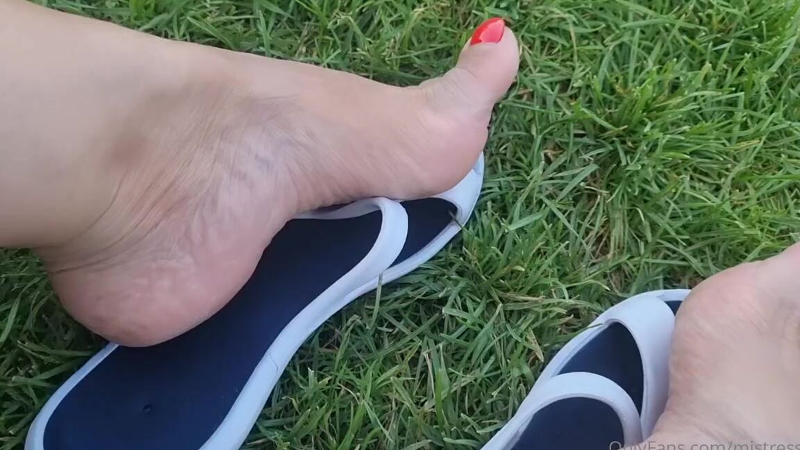 Mistressluna Onlyfans Im Relaxing At Mountain To A Nice Hotel With Pool For Few Days But I Havent Forgot My Puppies