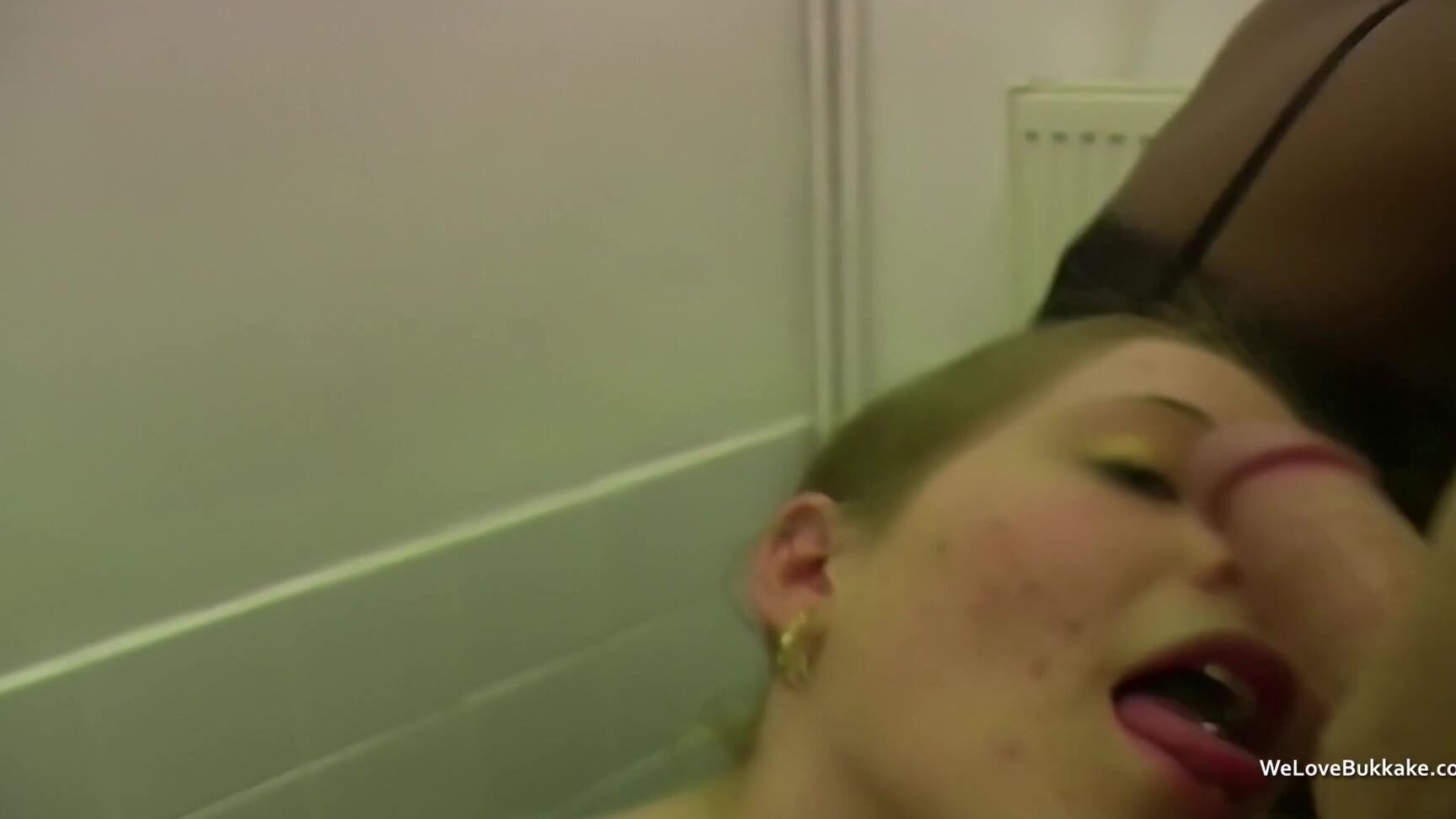 Welovebukkake Amateur Teens Taking Facial Cum