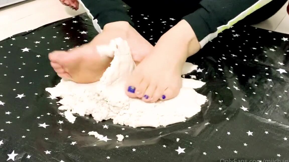 Miichannel R Nicknamed Miichannel R Onlyfans Sole Sand Play