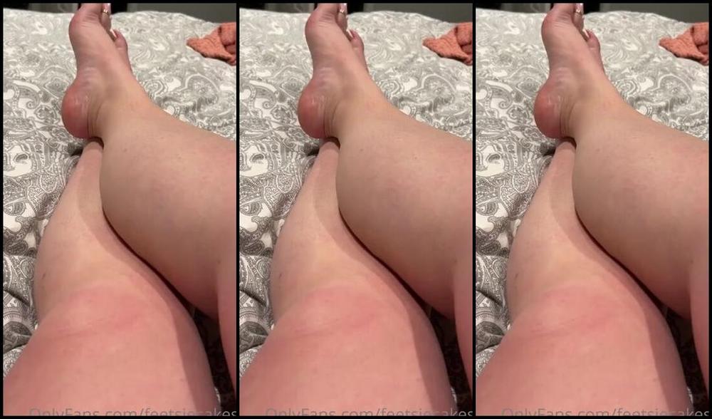 Caroline Aka Feetsiecakes Onlyfans I M About To Binge Game Of Thrones For The 10Th Time Sick And Suffering From Strep Is No Fun Come