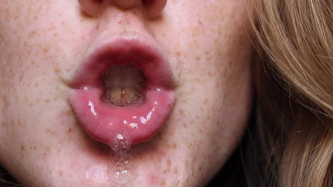 Littleredheadlisa Lip Close Up Custom Manyvids