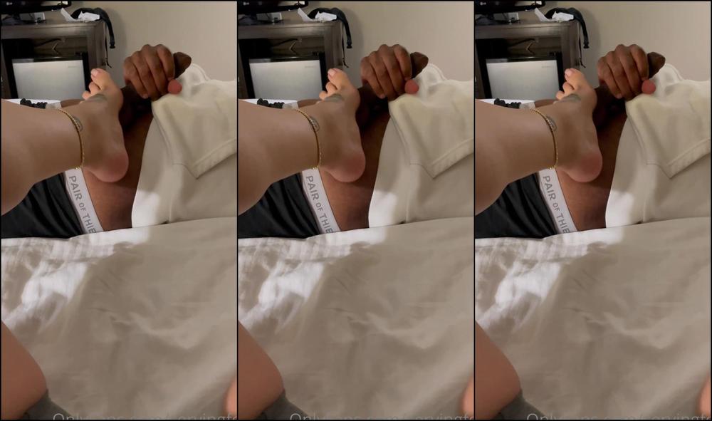 Servingfet Loves Feeling My Stinky Clammy Soles Fresh Out My Socks Enjoy Nude Strokes