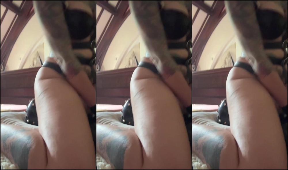 Nikkyfrench My Lucky Boy Was Allowed To Wank Amp Also Have My Perfect Peachy