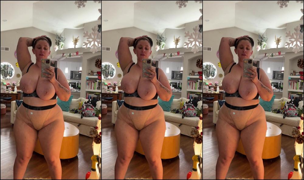 Qtsnack Tittys Out While I Talk About My Upcoming Livestream Black Friday Plans Upcoming Live