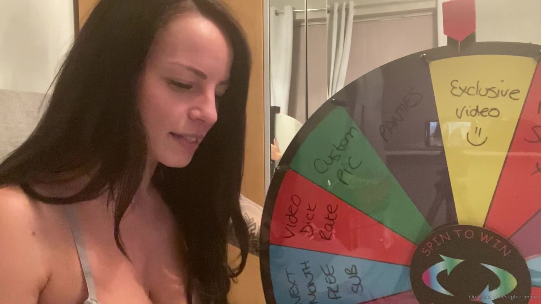 sophia-leighxx-20-10-2019-74173571-final-spin-the-wheel-sunday-thankyou-guys-for-everyone-who-has-taken-part-love-you-al