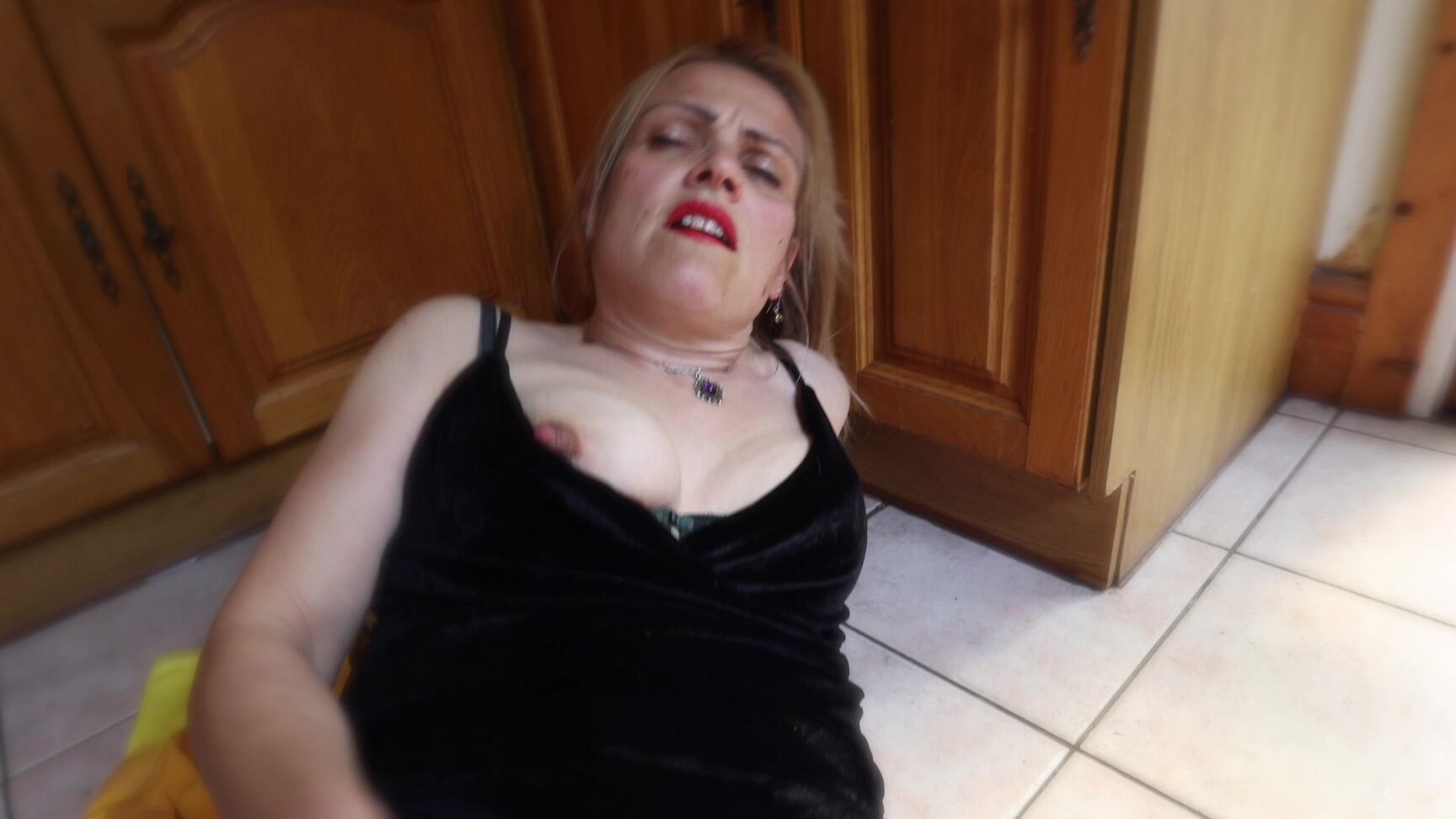 Ladyarbella Mommy Fucked In Kitchen Pov