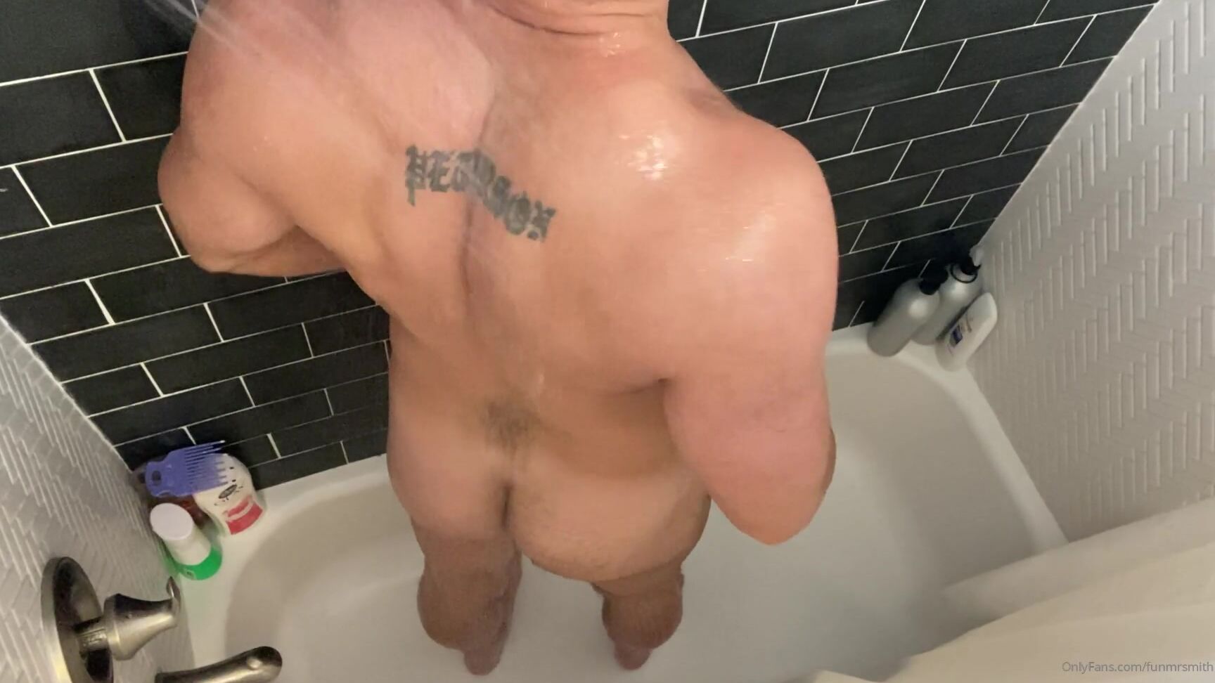 Funmrsmith Spy Angle From Today S Shower