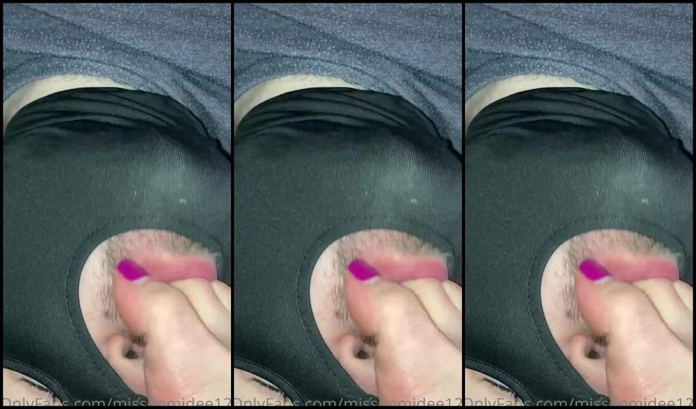 Miss Demi Dee Nicknamed Missdemidee123 Onlyfans Some Hardcore Foot Worshippingsucking